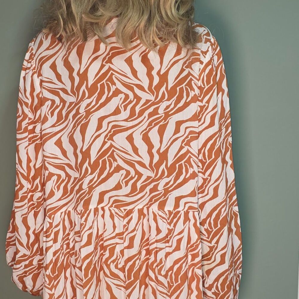 FRESHA London Daphine Maxi Dress Orange White Zebra Tiered Boho L/S V-Neck SZ: M - Picture 5 of 9